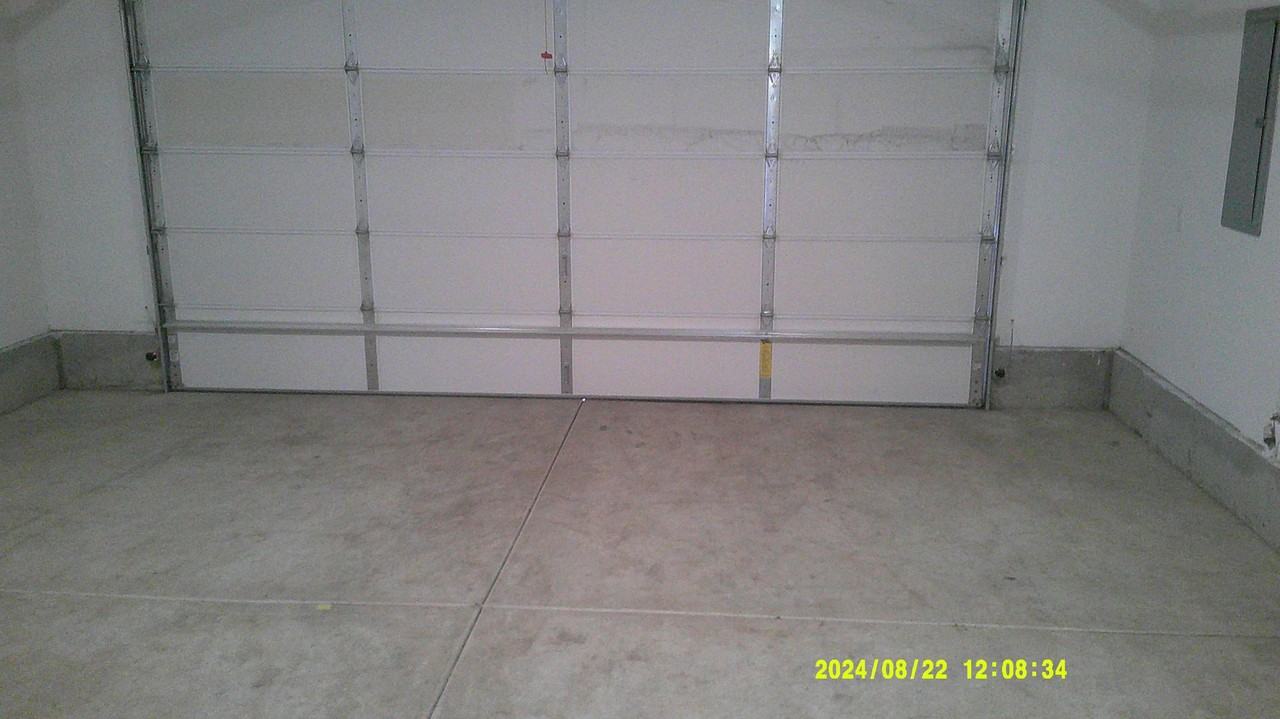 972 Front Ave Ne - Photo 4 of 11