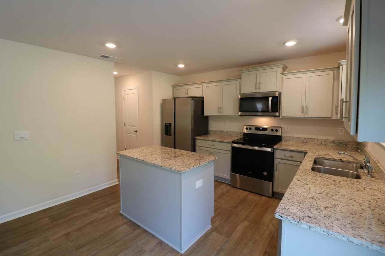 6801 Capstone Ct - Photo 2 of 28