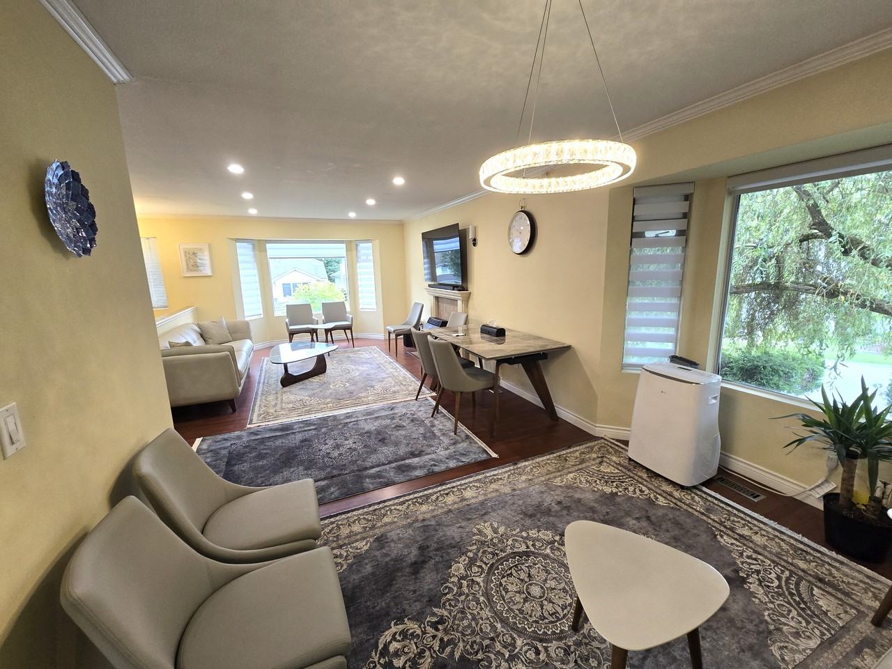 2031 Leggatt Place - Photo 3 of 17