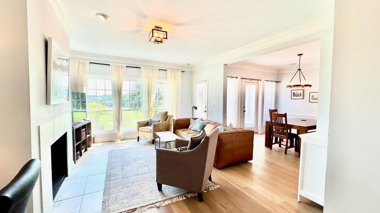 8 Tournament Way - Photo 2 of 36