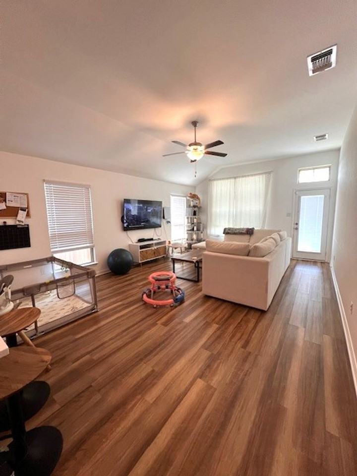 3406 Addison St - Photo 6 of 20