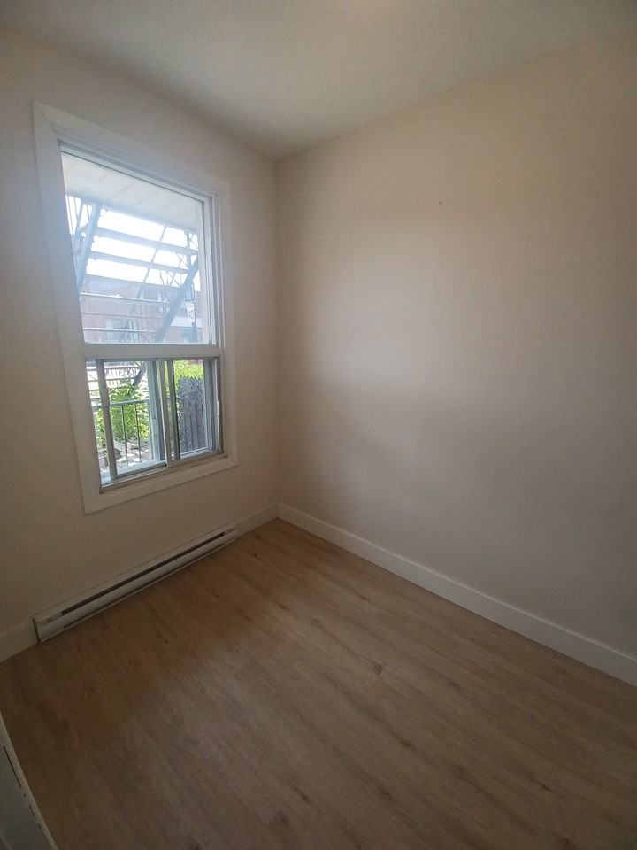 6551 Avenue du Parc - Photo 7 of 14