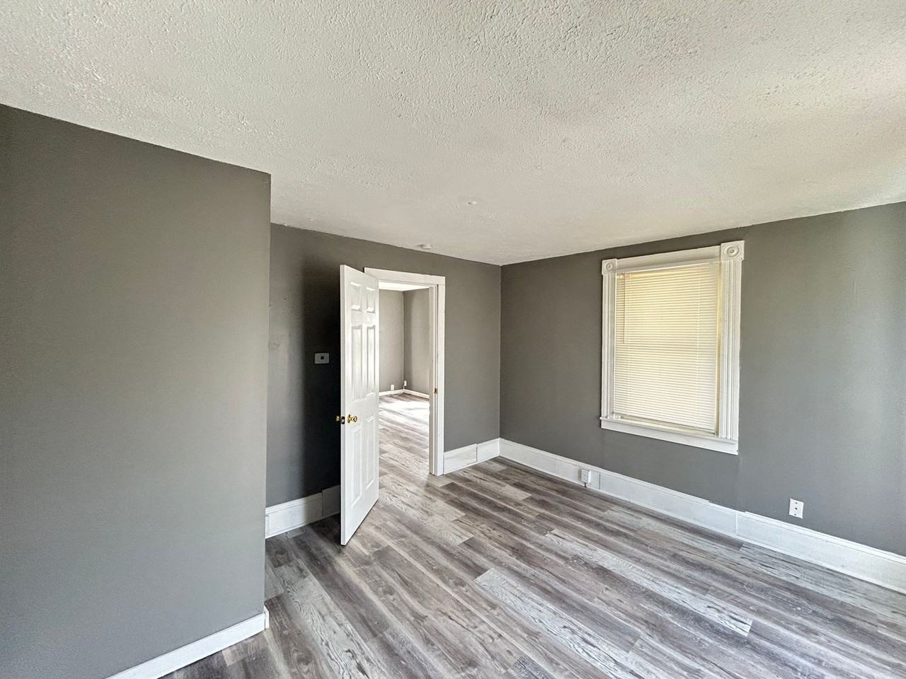 127 Morrow St - Photo 2 of 35