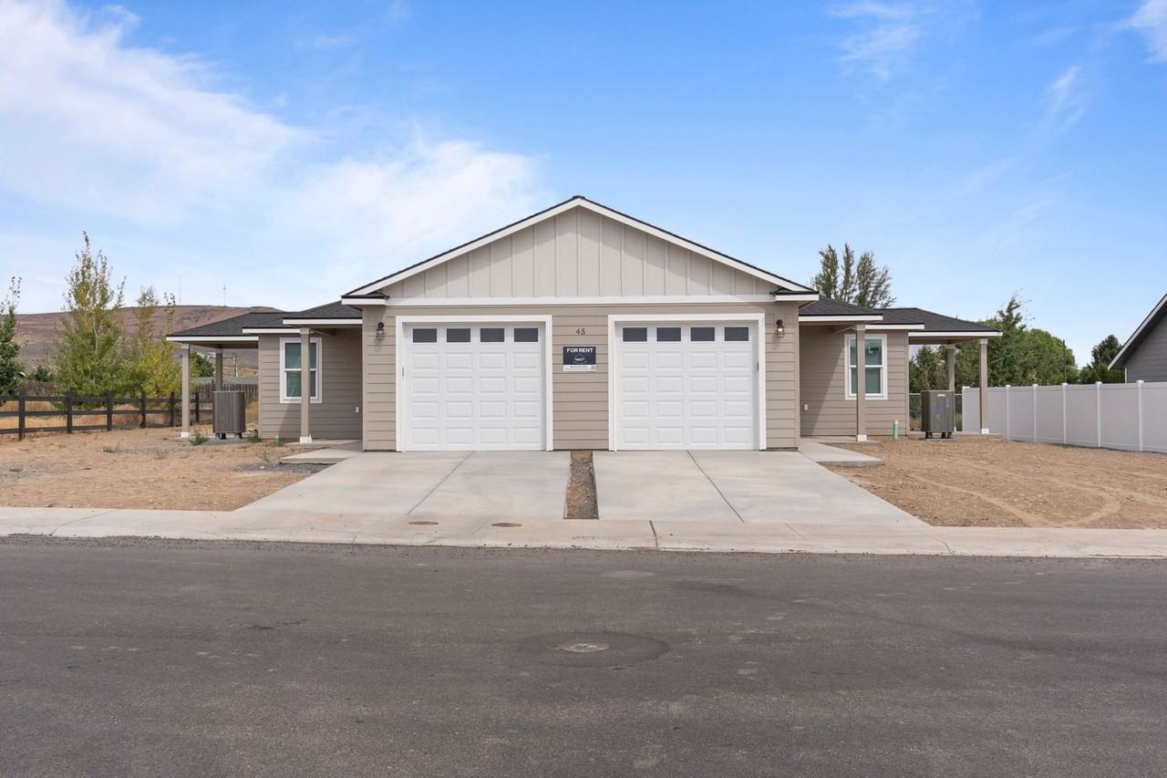 45 Grant Dr. - Photo 2 of 22