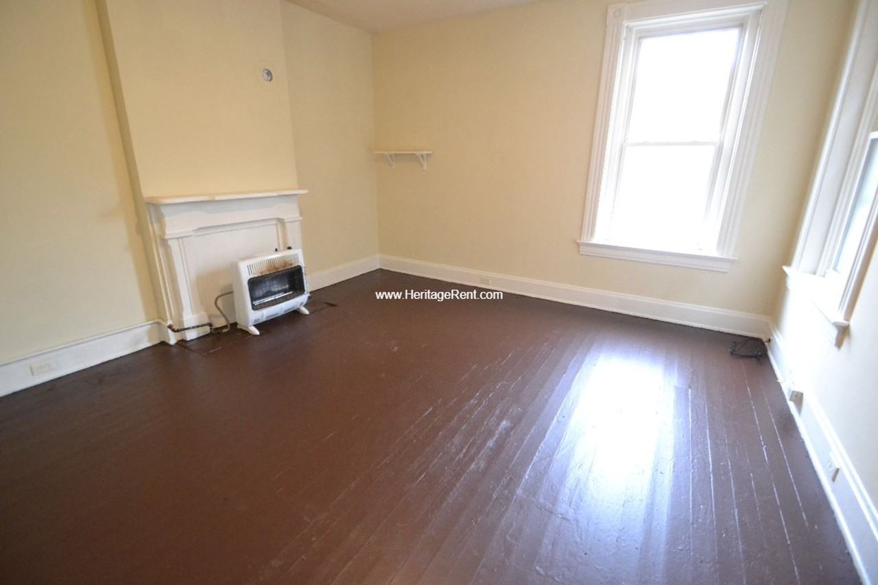 1042 Marshall Avenue - Photo 6 of 16