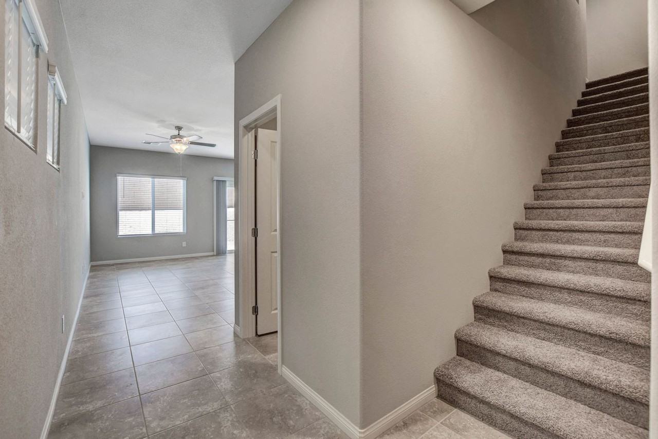 10269 Crimson Meadow Ave - Photo 4 of 44