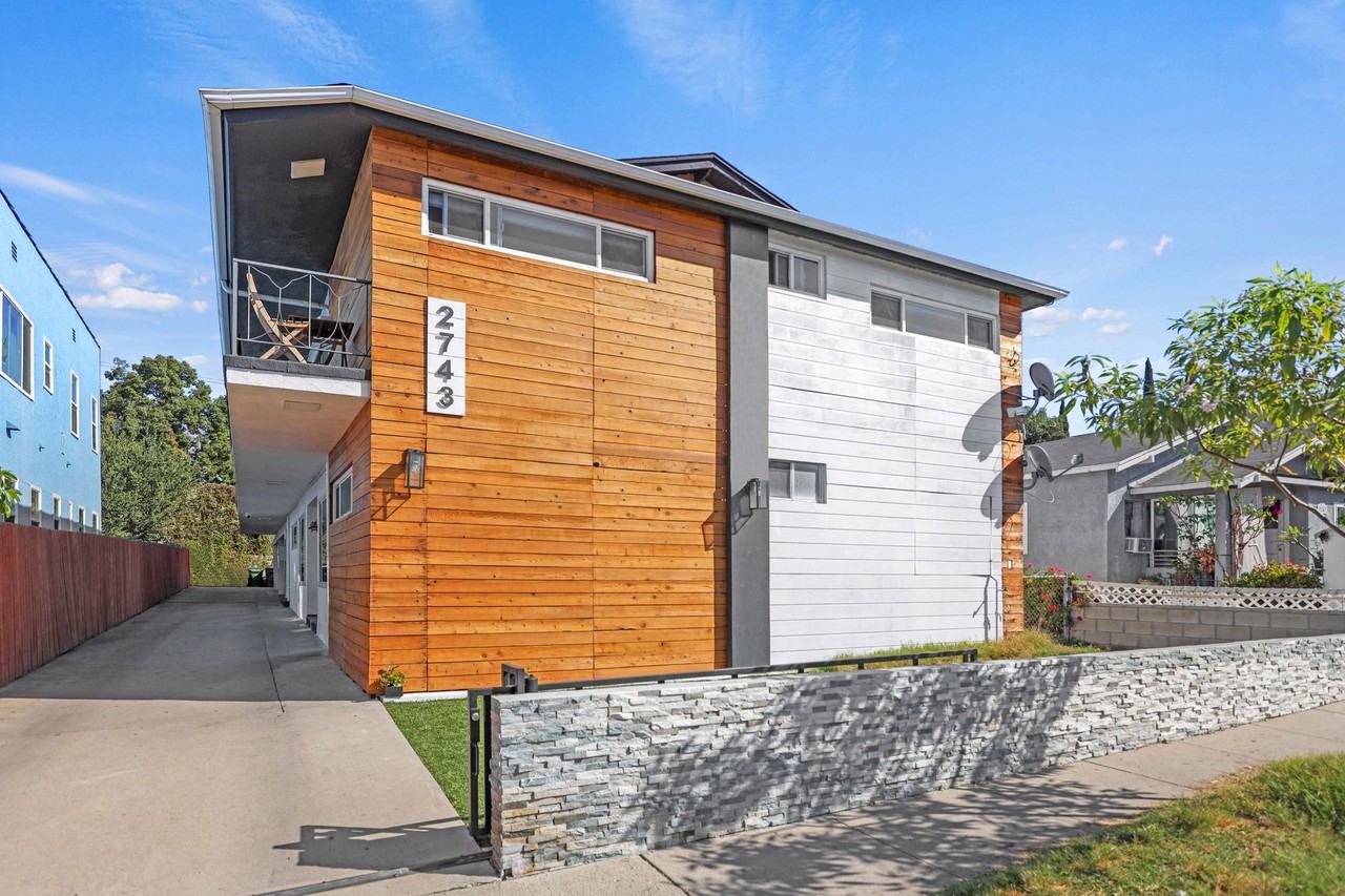 2473 Fairmount Street Apartments - Photo 2 of 11