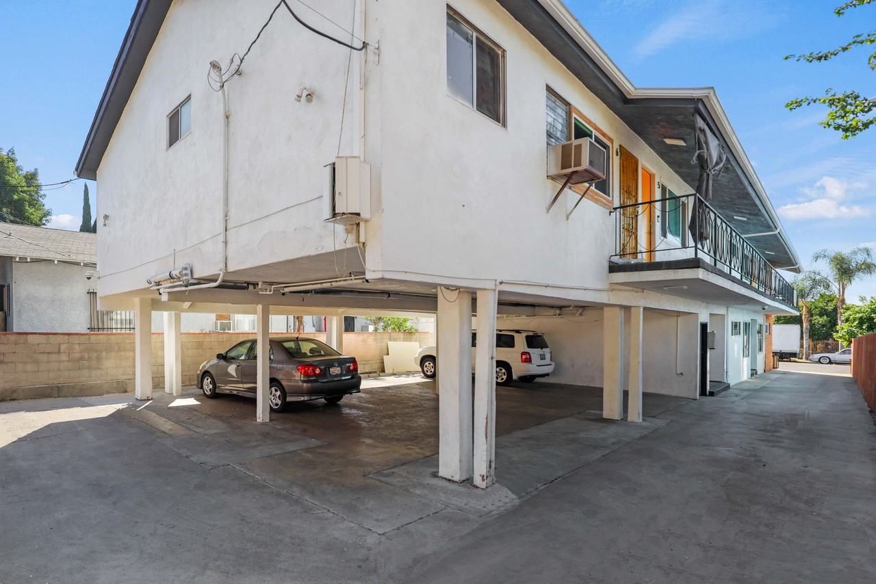 2473 Fairmount Street Apartments - Photo 5 of 11