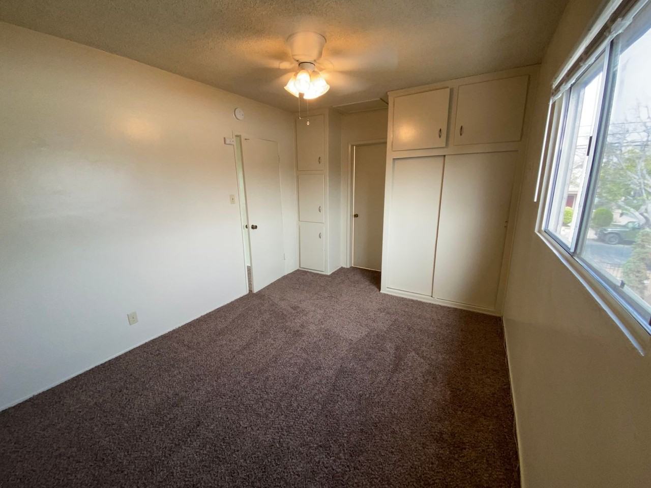 464 Walnut Ave - Photo 3 of 5