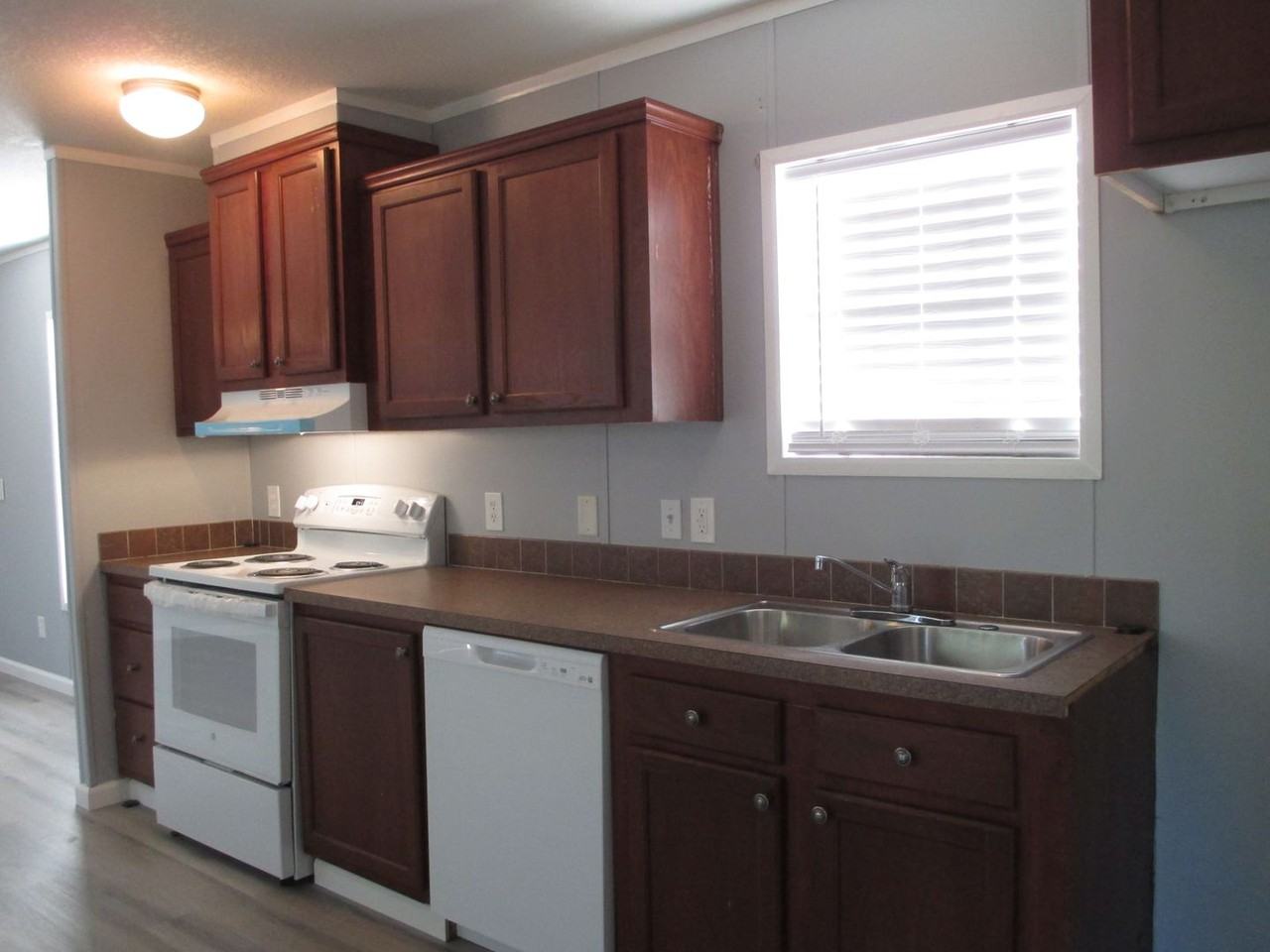 831 N 9th St - Photo 2 of 20