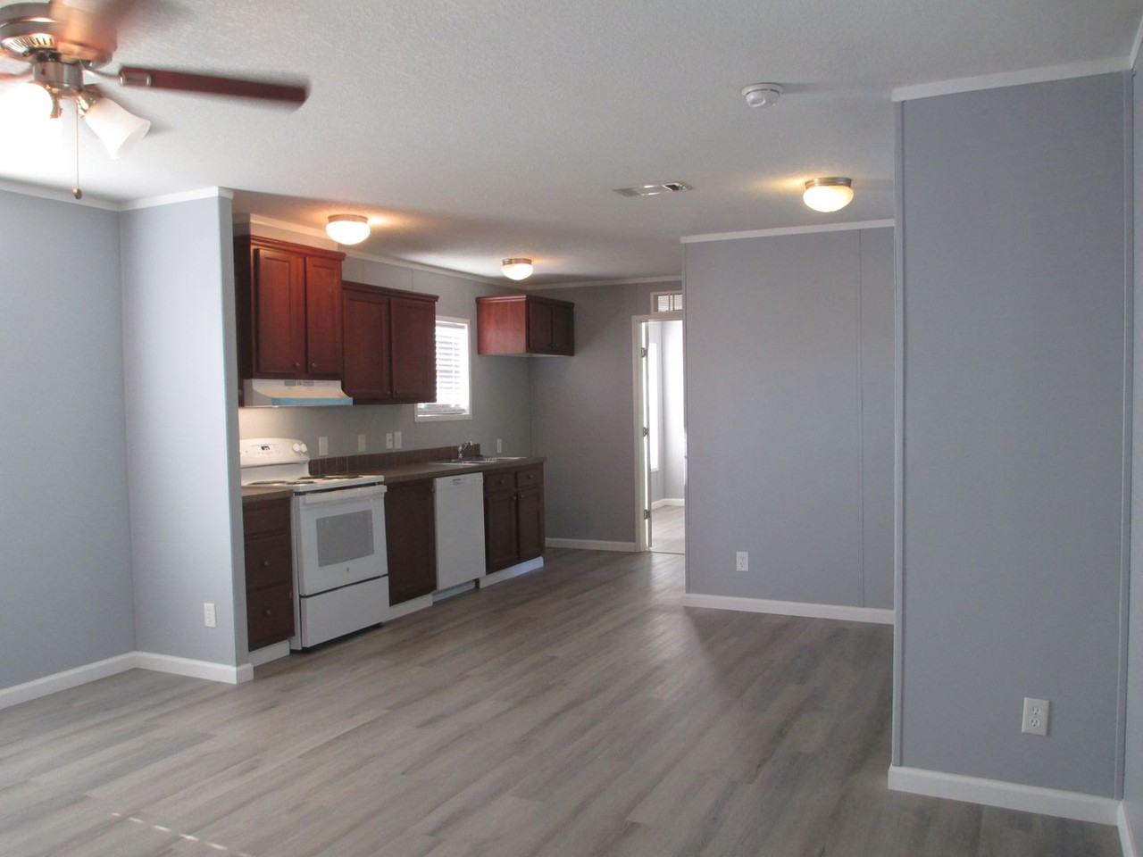 831 N 9th St - Photo 3 of 20