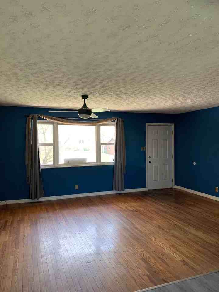 2840 S Brookside Dr - Photo 2 of 19