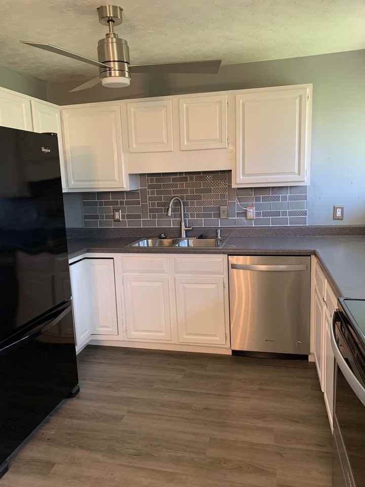 2840 S Brookside Dr - Photo 3 of 19