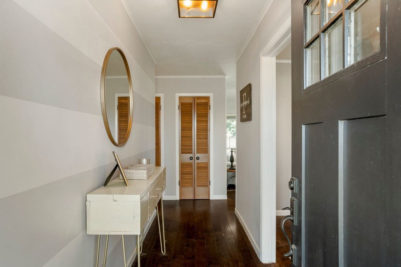 3328 E 58th St - Photo 5 of 30