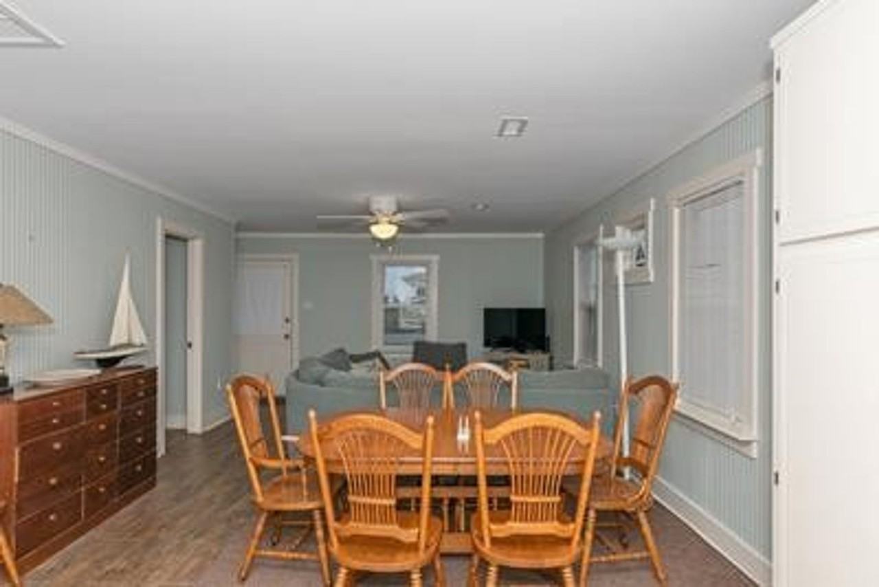 802 Sea and Sound Upper @ 802 N Anderson Blvd - Photo 2 of 12