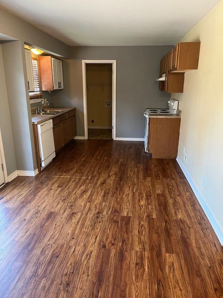 2802 S 17th Ave - Photo 2 of 11