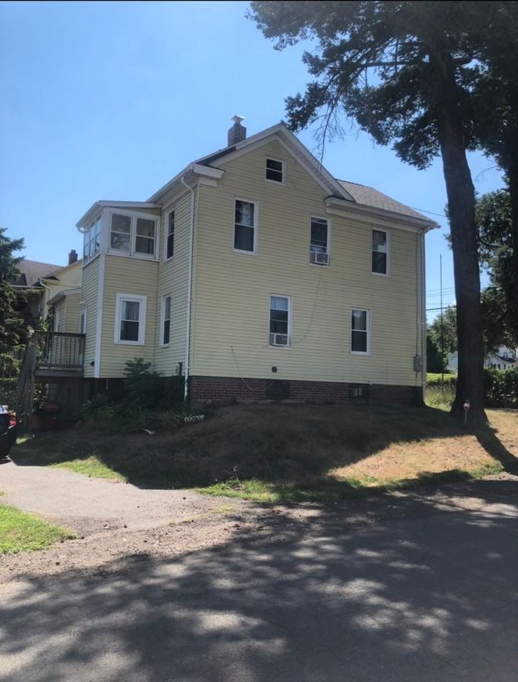 381 New Britain Rd - Photo 3 of 31