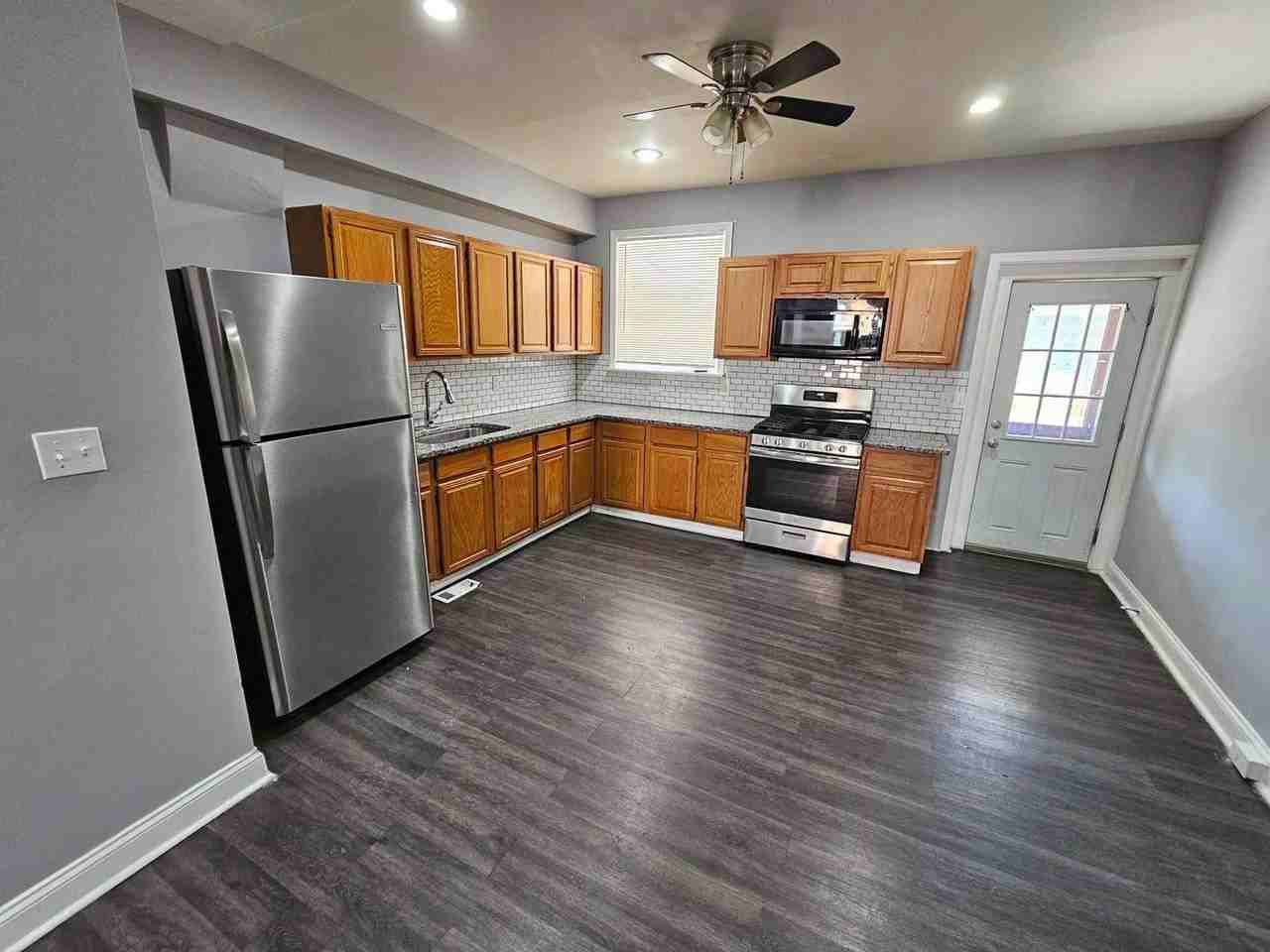 1203 Cleveland Street - Photo 4 of 16