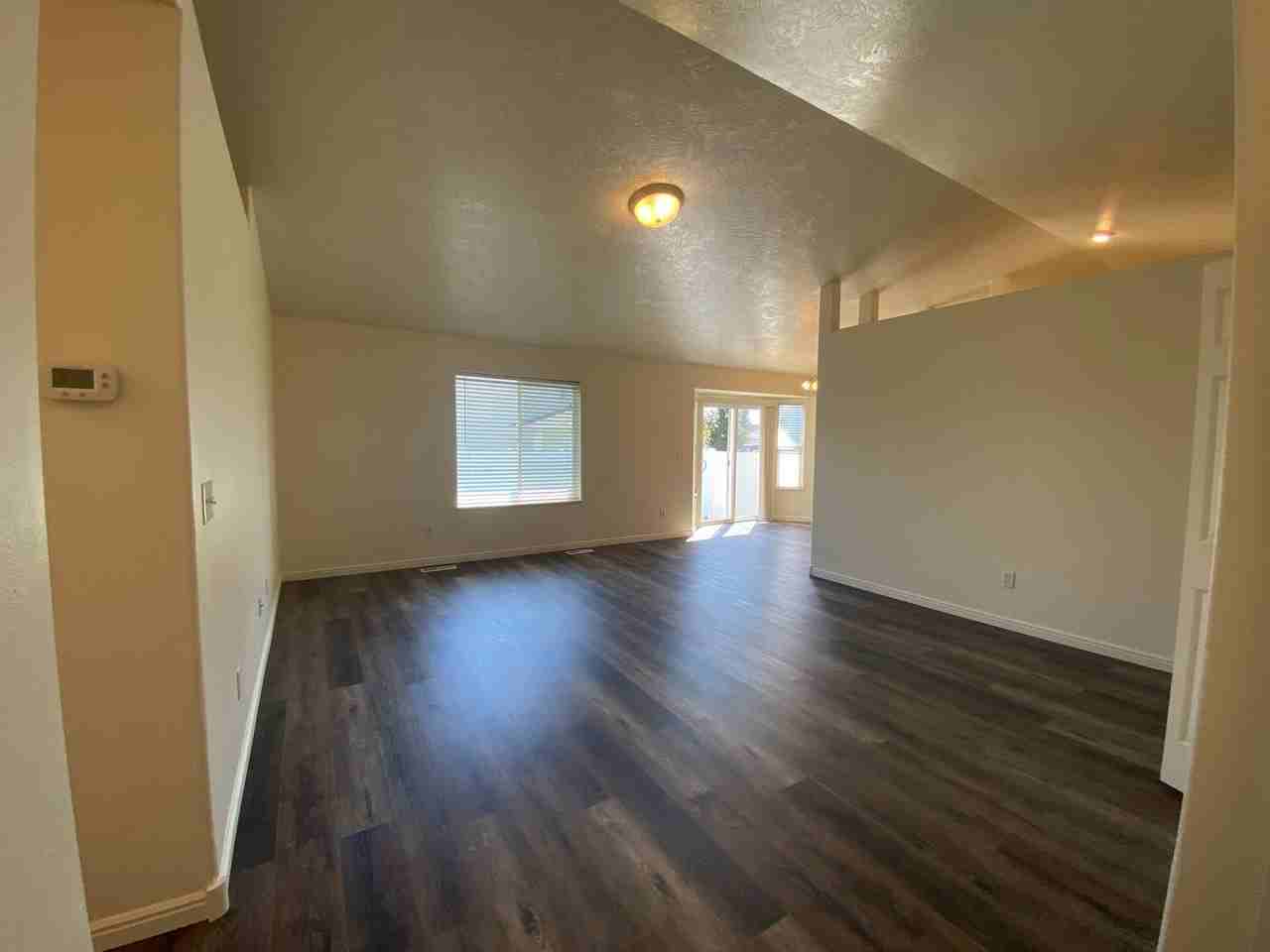 1331 Jackson Dr - Photo 2 of 14