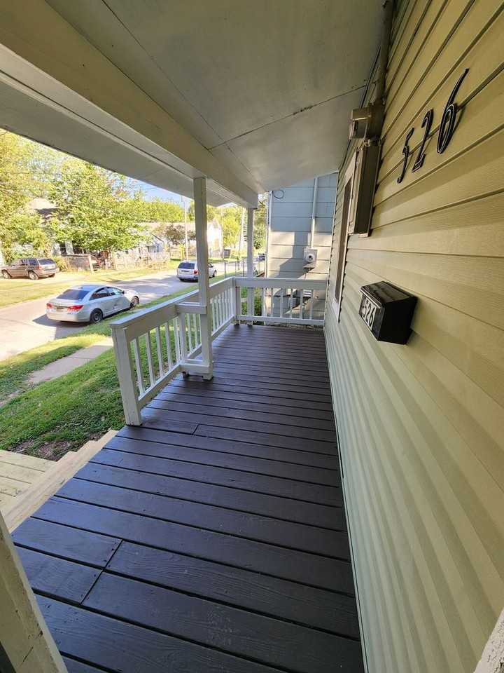 526 S Broadway Ave - Photo 4 of 32