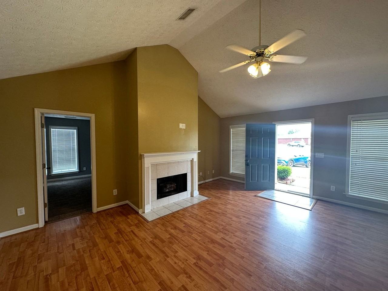 1239 Sweetwood Ct - Photo 3 of 15