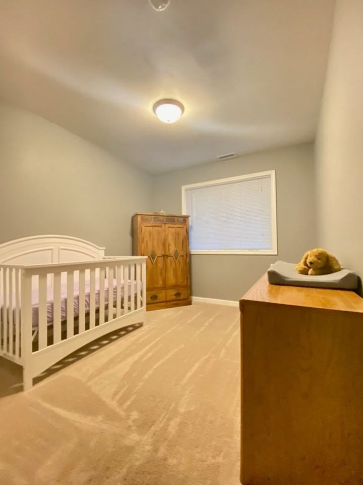 401 E Peter Ln - Photo 6 of 9