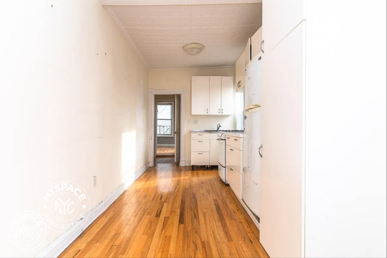 427 17th St #2R - Photo 4 of 10