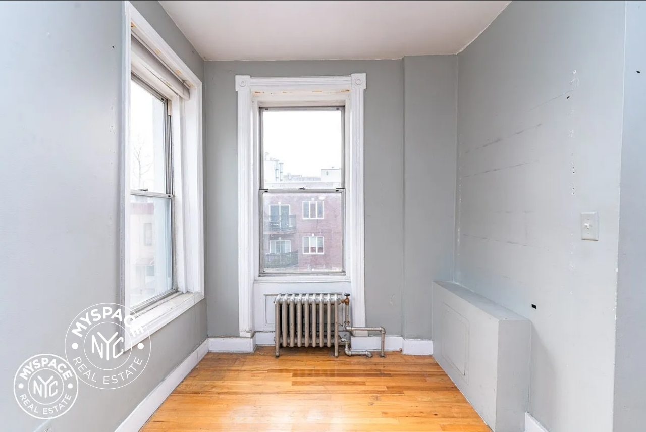 427 17th St #2R - Photo 7 of 10