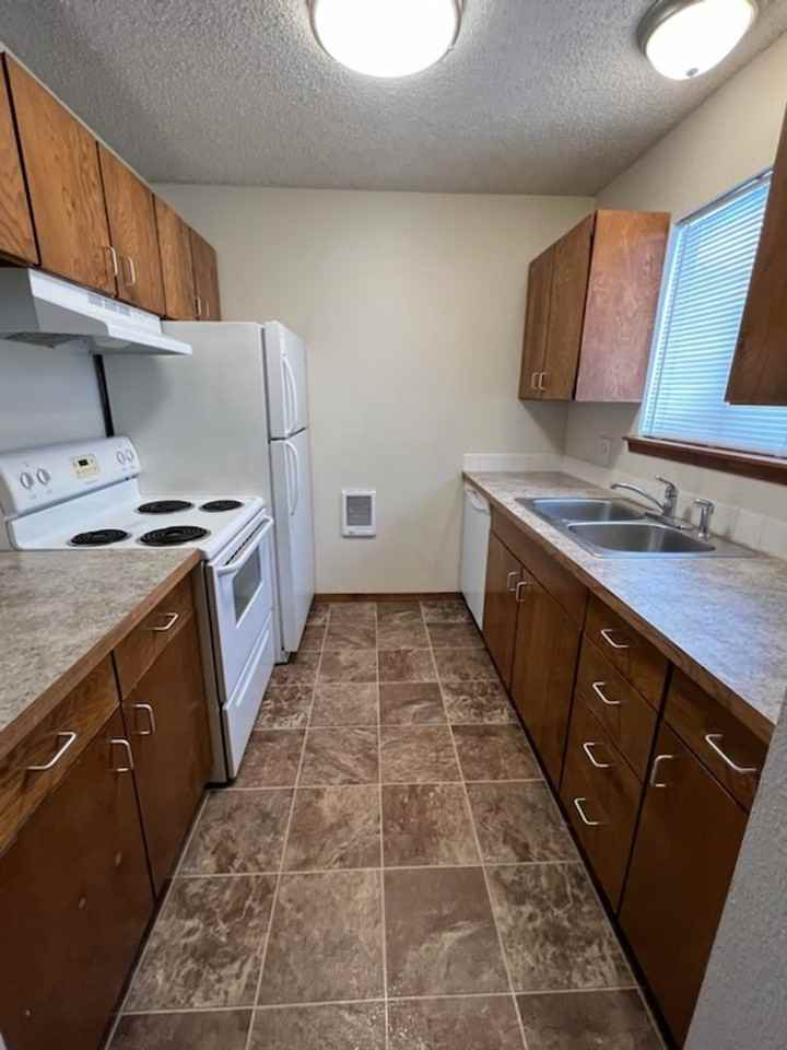 310 N Georgia - Photo 2 of 7