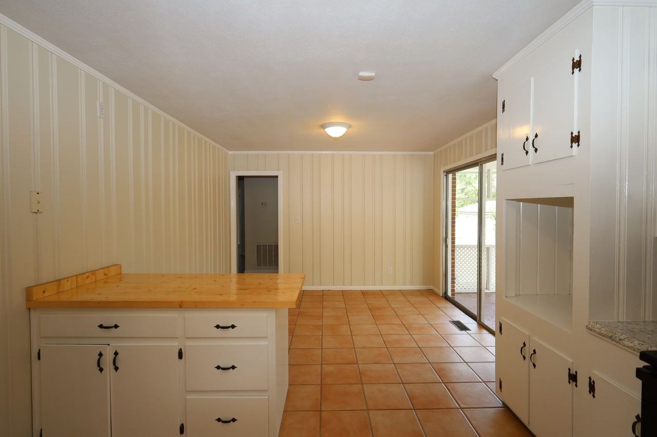 1200 Dellwood Dr - Photo 6 of 13