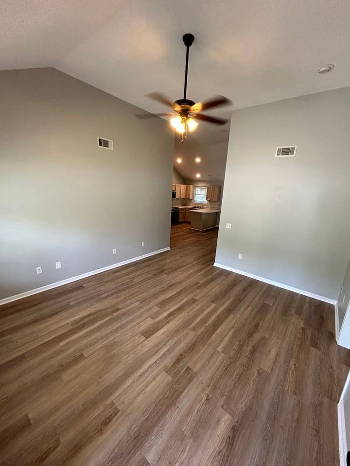 141 Oakwood Dr - Photo 6 of 18