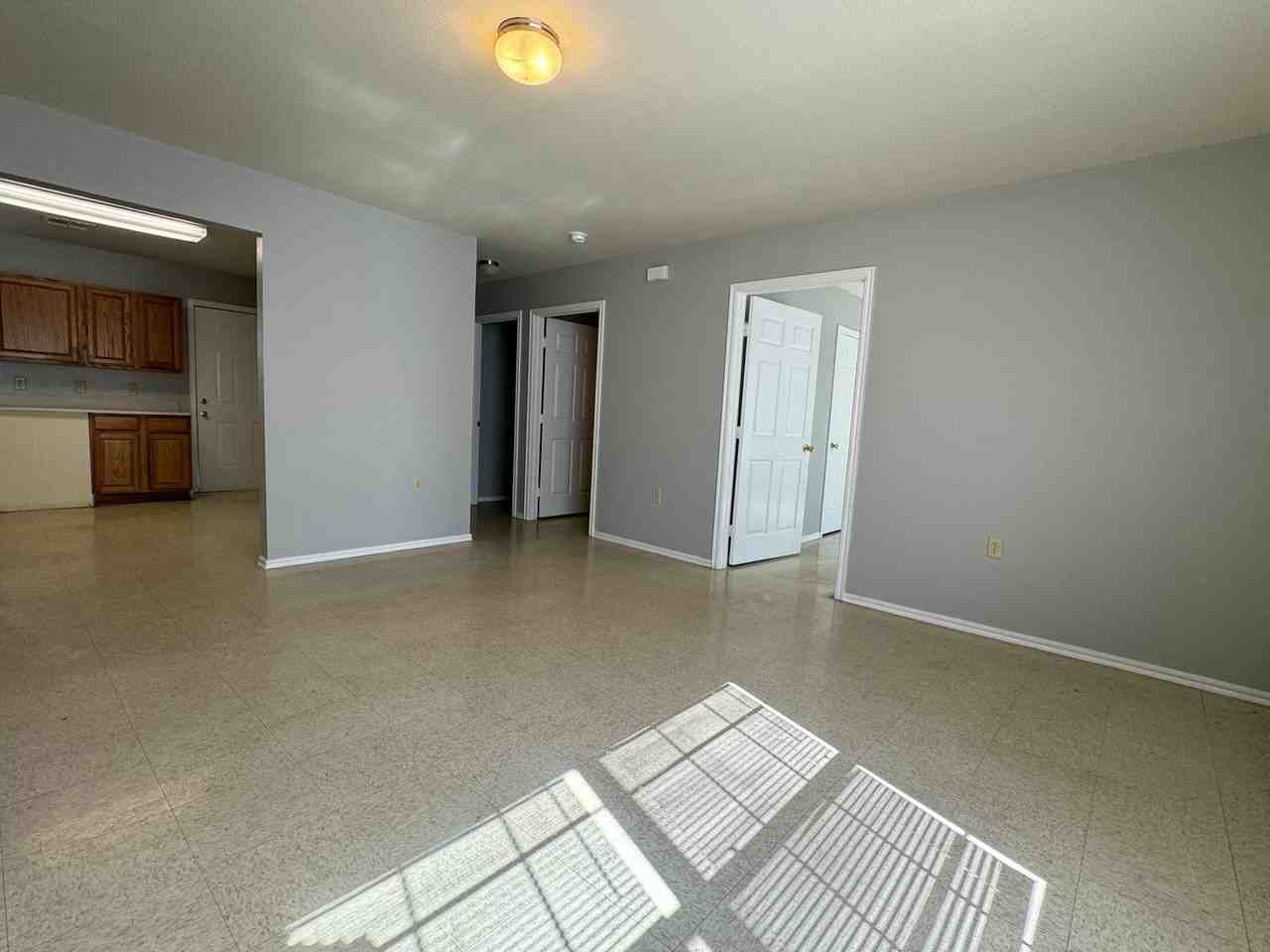 1801 Sw C Ave - Photo 3 of 9