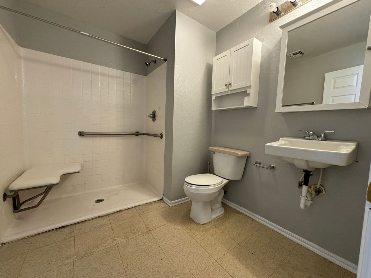 1801 Sw C Ave - Photo 6 of 9