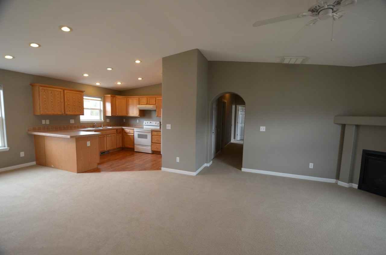 738 Trout Creek Dr - Photo 2 of 17