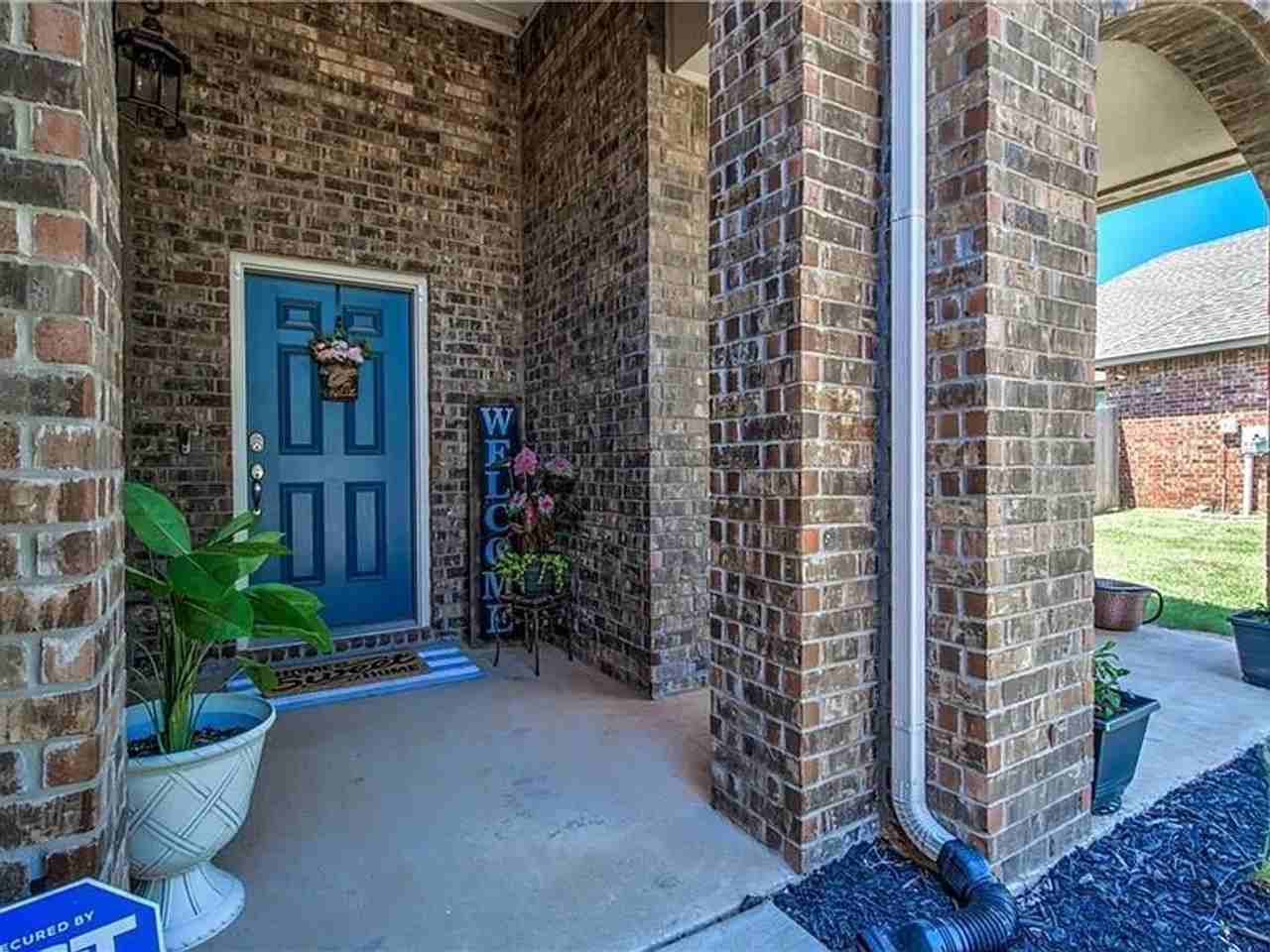 11008 Sw 38th Cir - Photo 2 of 26