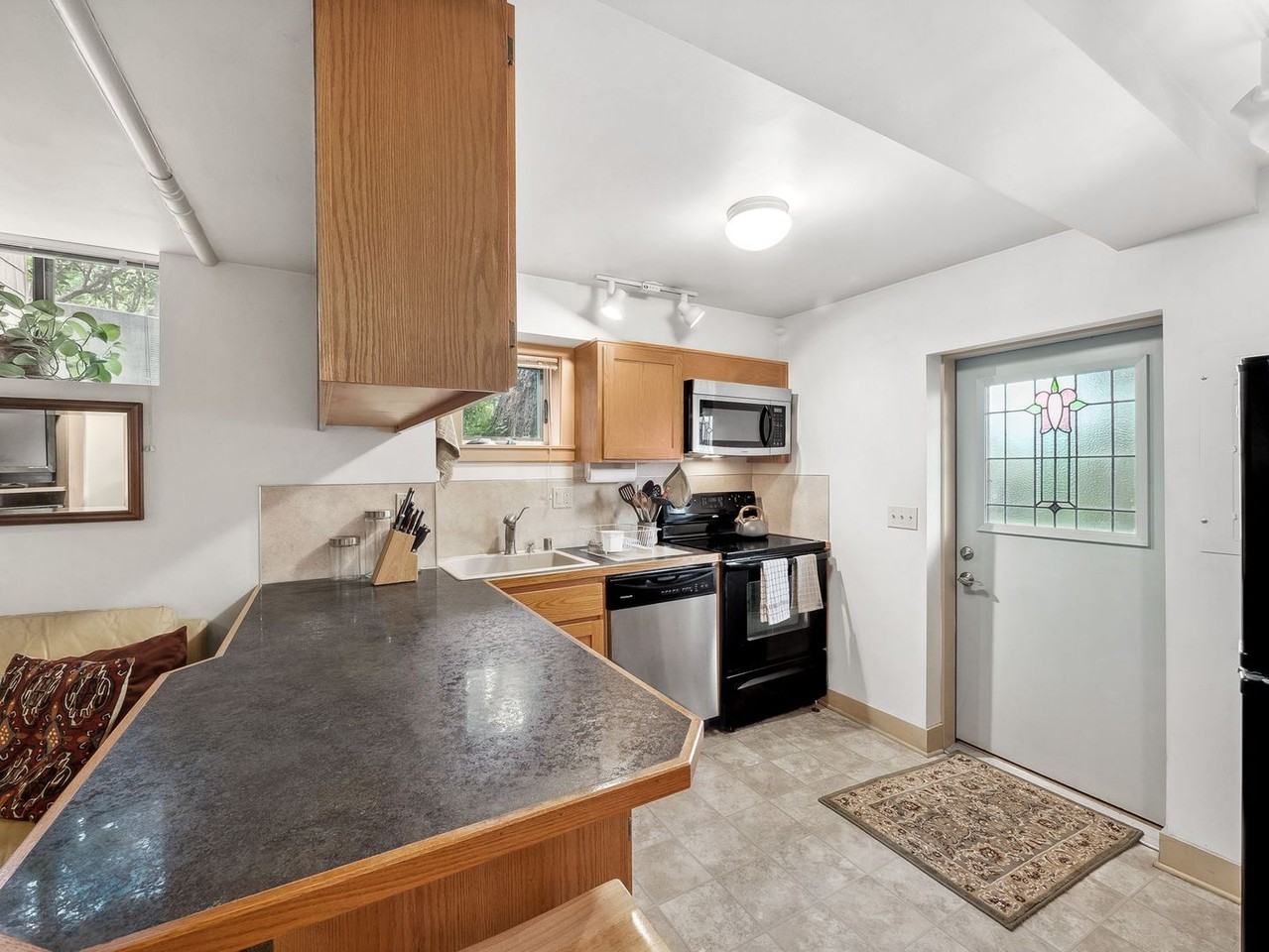 17600 Sylvester Rd Sw #A - Photo 3 of 20
