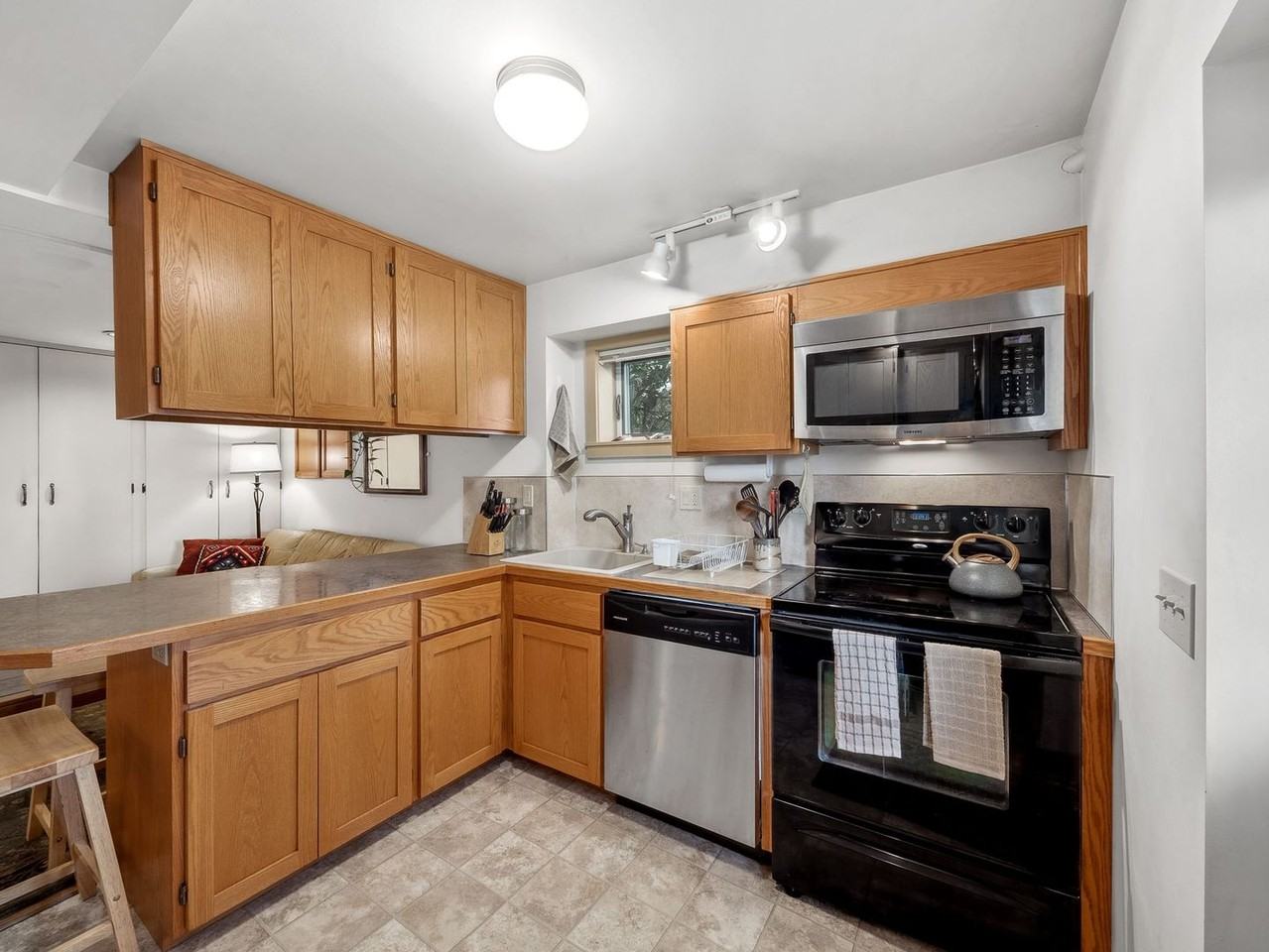 17600 Sylvester Rd Sw #A - Photo 5 of 20