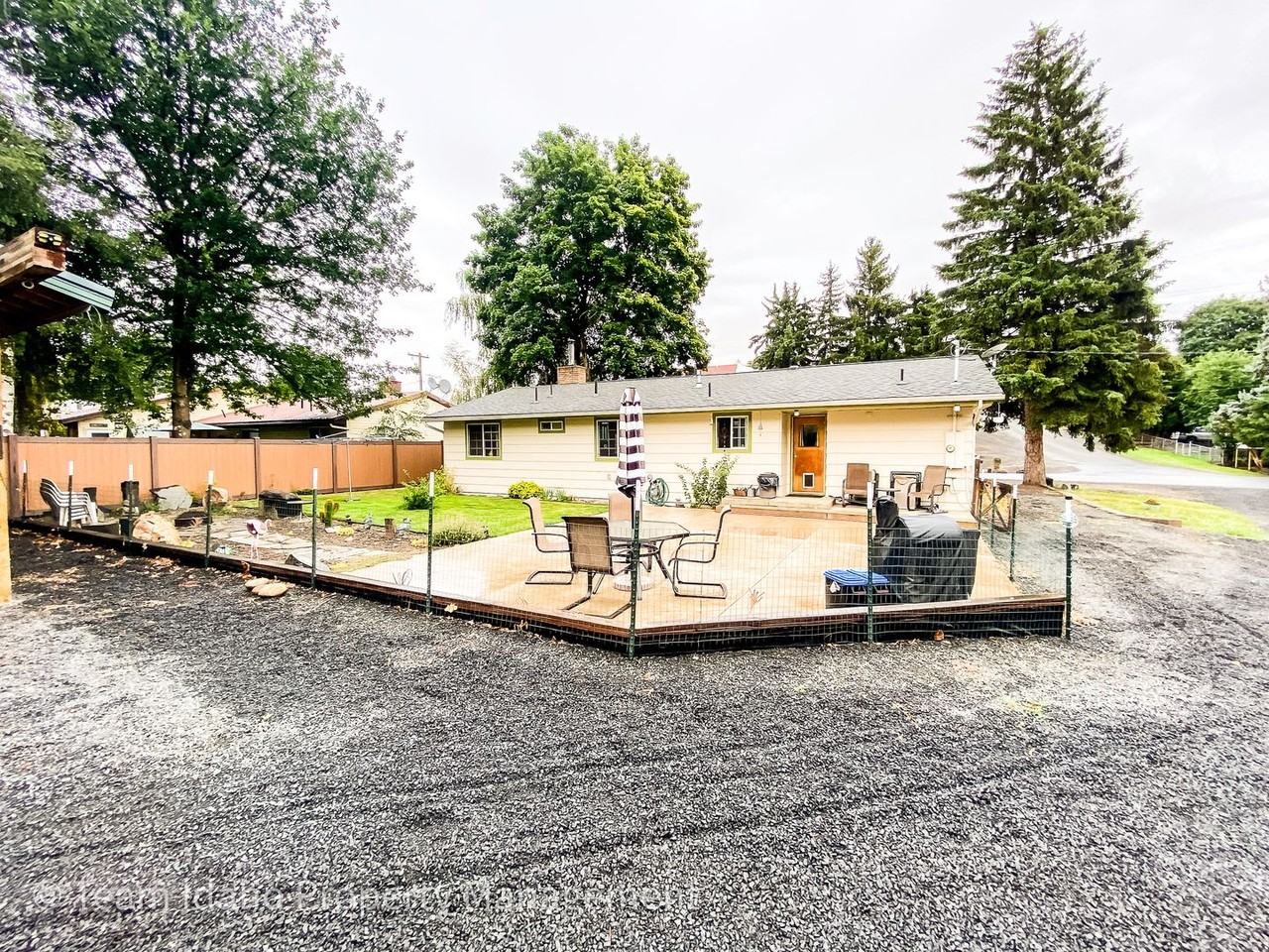 203 N Beech Rd - Photo 2 of 30