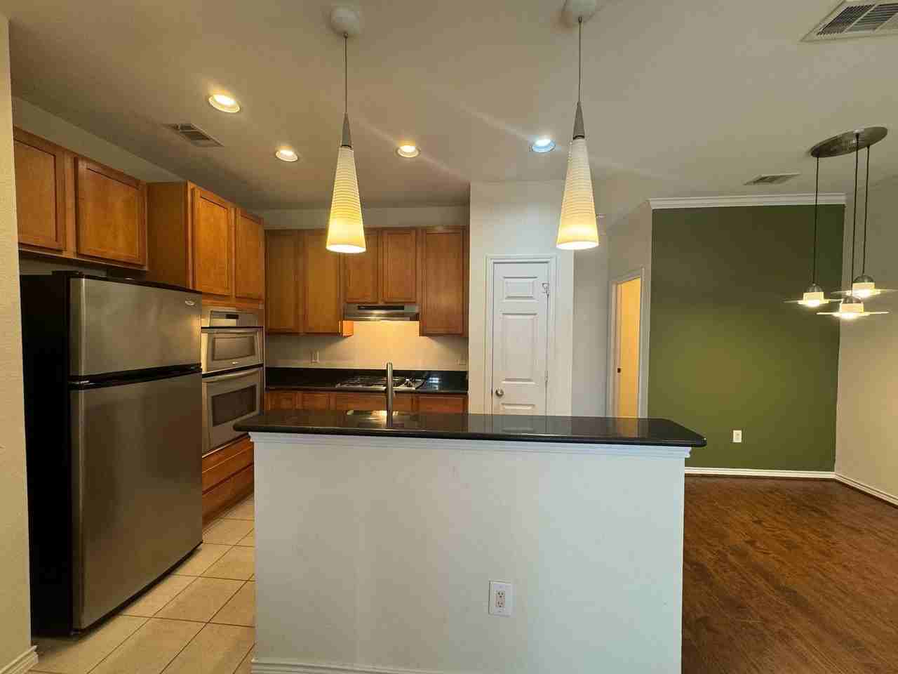 2114 Azure Pointe - Photo 3 of 9