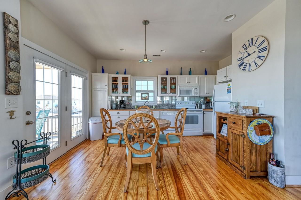 499 Topsail Road - Photo 2 of 23