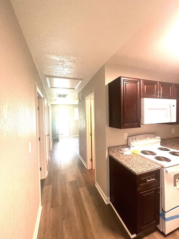 1140 Beautiful St - Photo 6 of 16