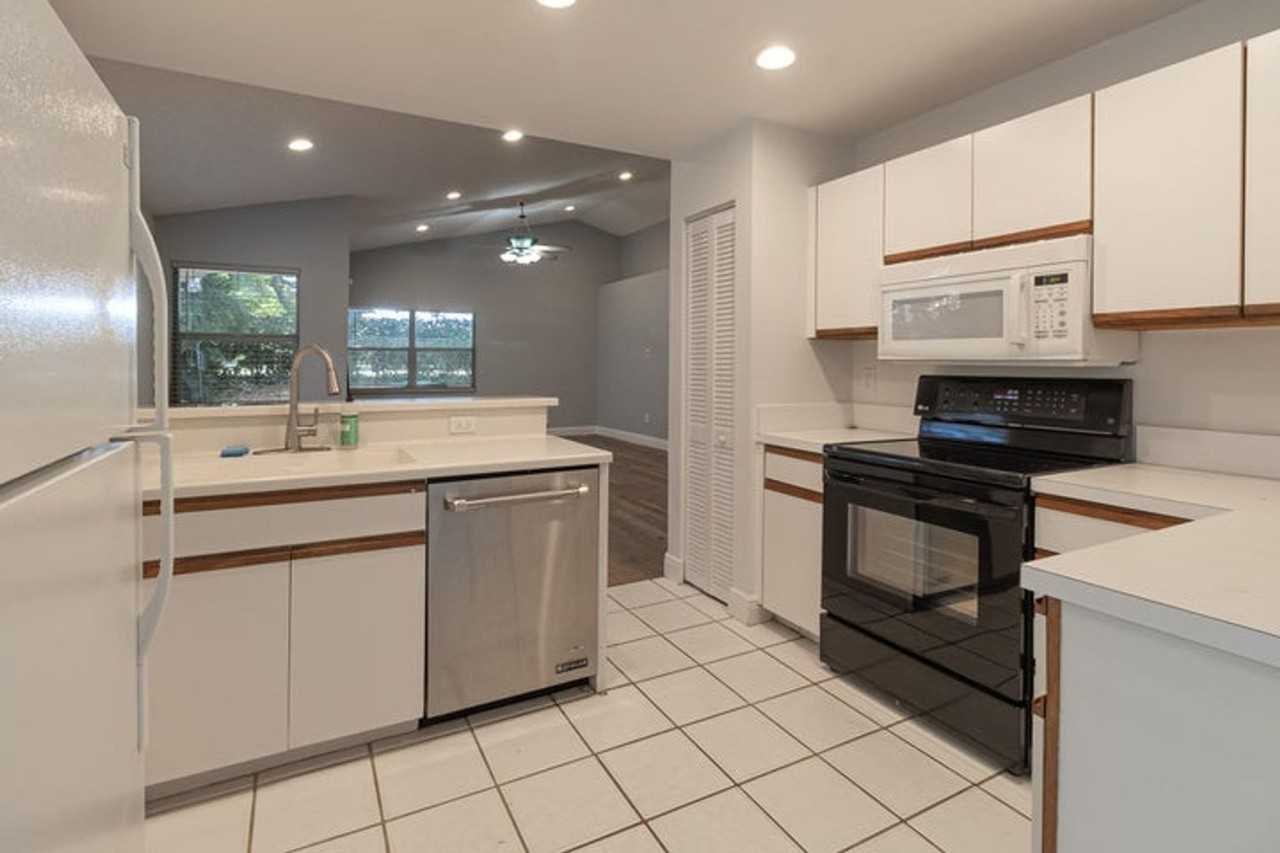 2848 Chapel Hill Ct - Photo 3 of 19