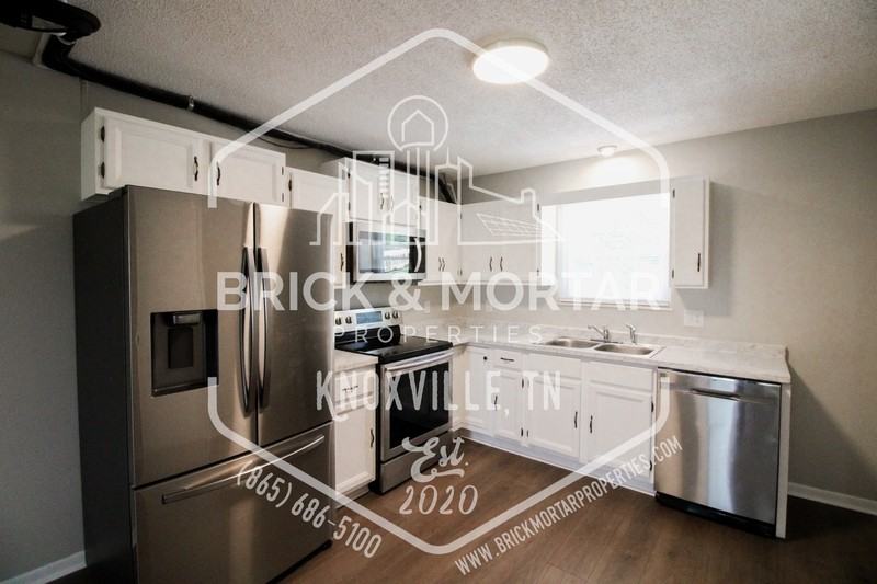 1015 Clendenen Rd - Photo 4 of 13