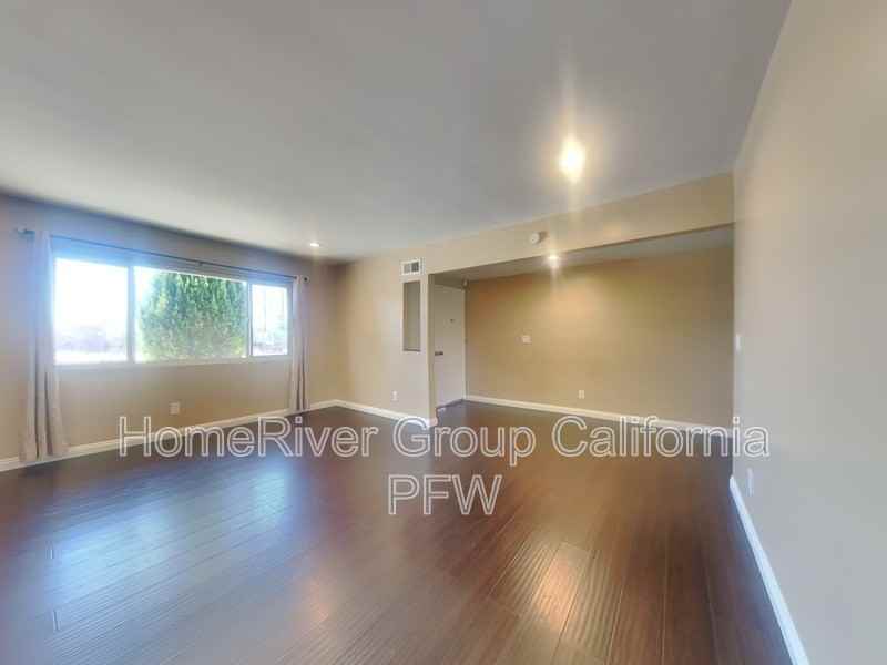 6360 N Burton Ave - Photo 2 of 25