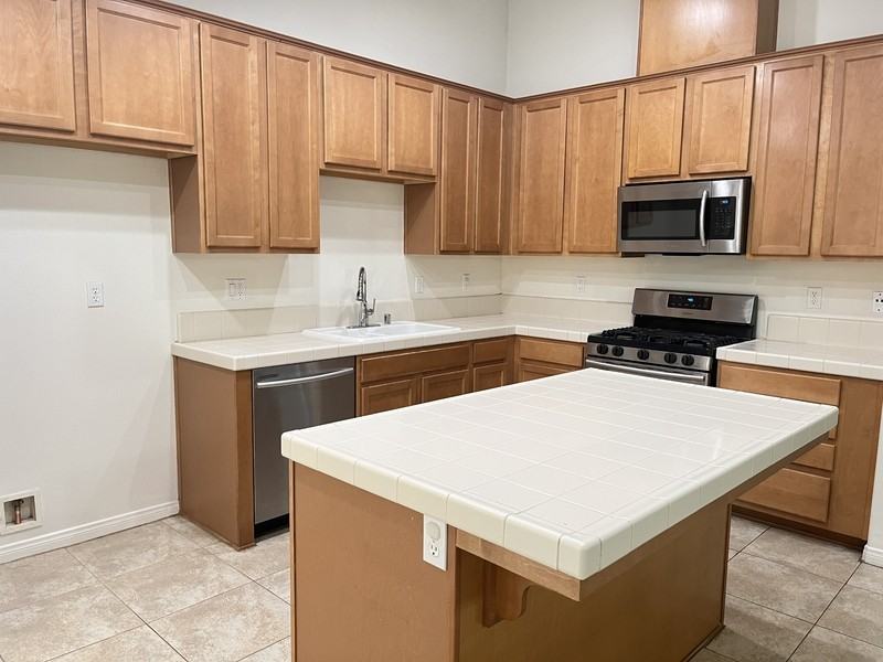 2603 Tropical Ave - Photo 2 of 9