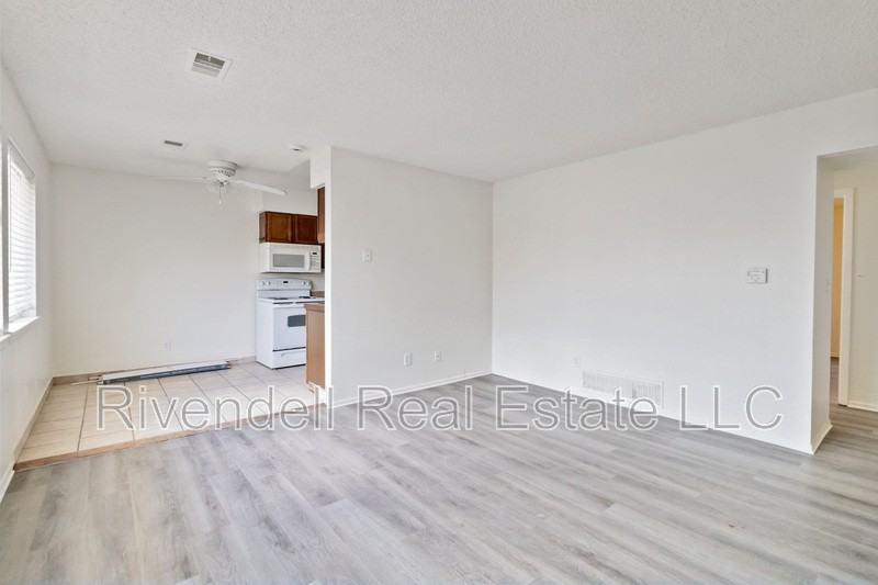 363 Geneva St #D - Photo 5 of 13