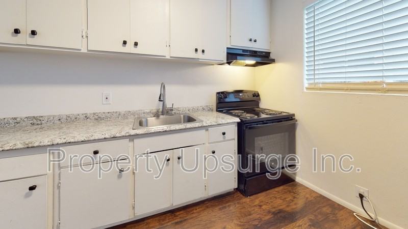 1558 Bridge St #8 - Photo 2 of 15