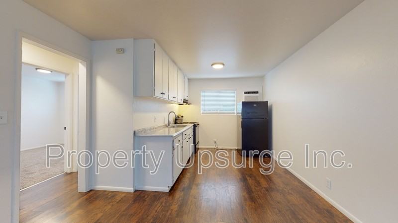 1558 Bridge St #8 - Photo 3 of 15