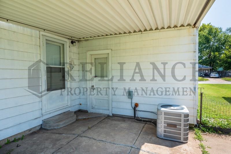 5722 Grand St - Photo 5 of 19