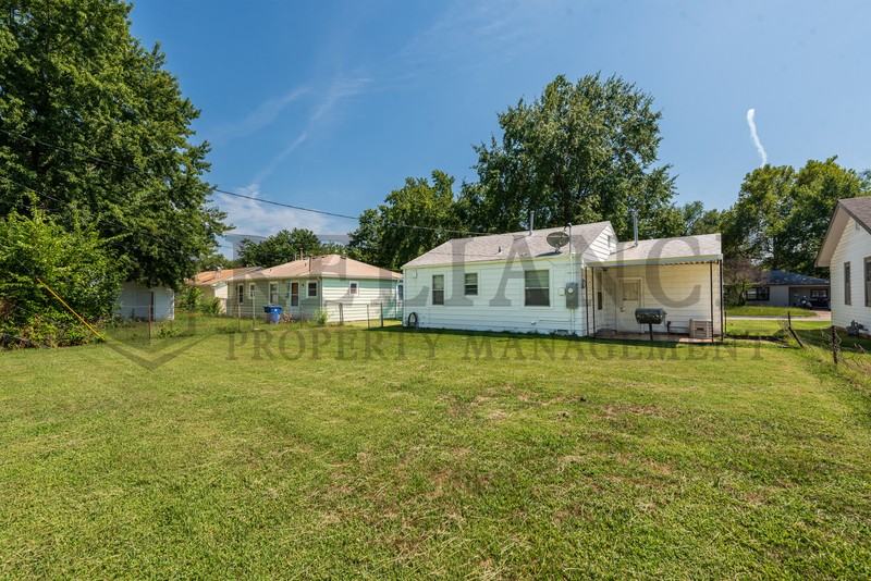 5722 Grand St - Photo 6 of 19